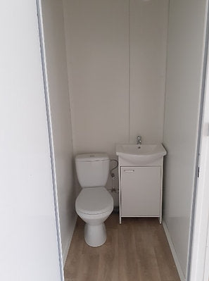 Contenedor de Oficina de 18 m2 Con Aseos